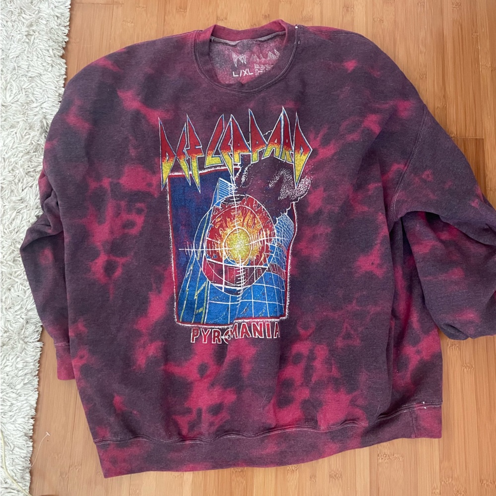 URBAN DEAF LEPPARD PYROMANIA TIE DYE CREWNECK. Great condition! So soft & comfy